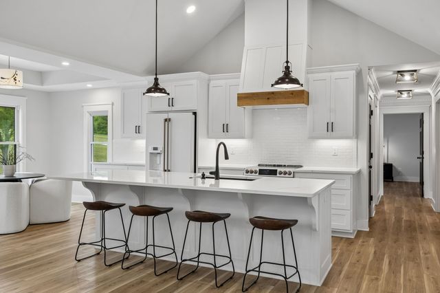 1930 Rock Springs Rd, Columbia, TN 38401