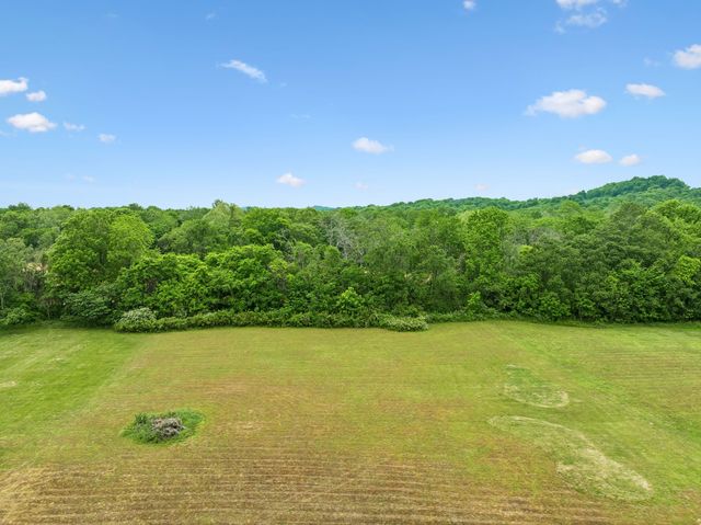 1930 Rock Springs Rd, Columbia, TN 38401