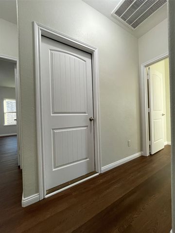 4604 Gunnison Drive, Denton, TX 76208