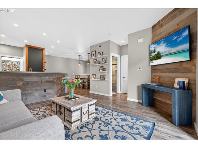 3555 SUMMERLINN Dr, West Linn, OR 97068