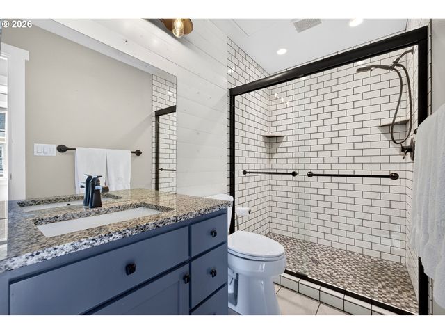 3555 SUMMERLINN Dr, West Linn, OR 97068