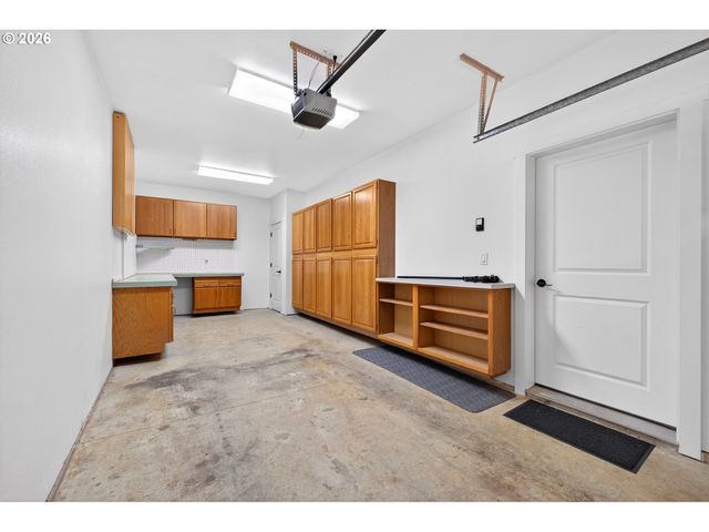 3555 SUMMERLINN Dr, West Linn, OR 97068