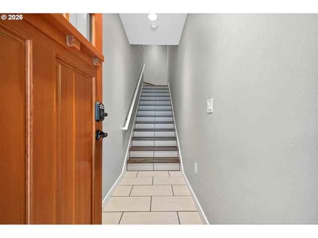3555 SUMMERLINN Dr, West Linn, OR 97068