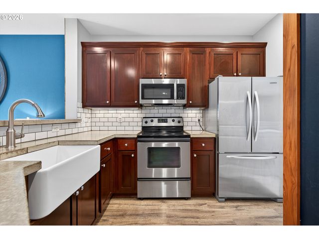 3555 SUMMERLINN Dr, West Linn, OR 97068