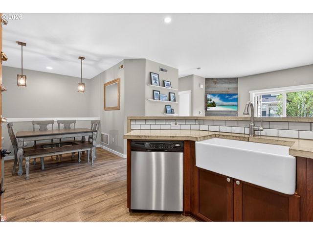 3555 SUMMERLINN Dr, West Linn, OR 97068