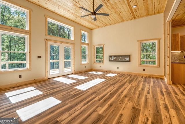 400 Molly Circle, Ellijay, GA 30540