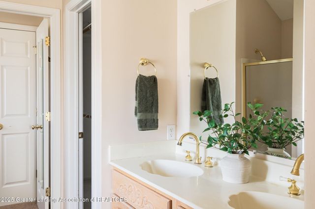 10600 S Airport Road, Dewitt, MI 48820