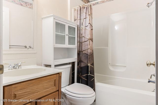 10600 S Airport Road, Dewitt, MI 48820