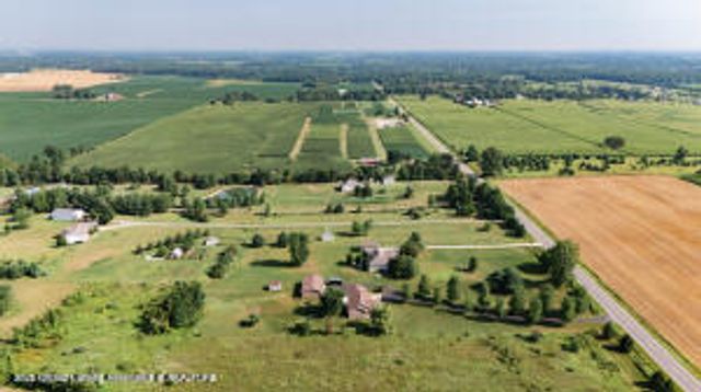 10600 S Airport Road, Dewitt, MI 48820