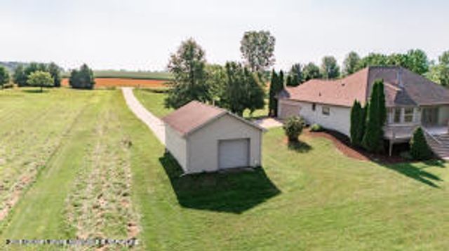 10600 S Airport Road, Dewitt, MI 48820