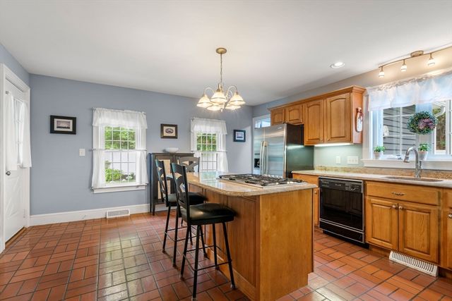 670 Webster St, Marshfield, MA 02050