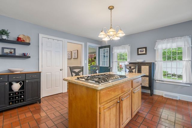 670 Webster St, Marshfield, MA 02050