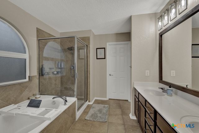 716 Hollow Ridge, Schertz, TX 78108