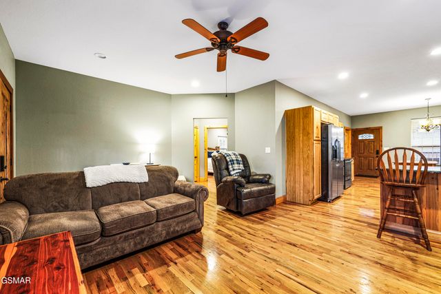 4876 Pearl Valley Road, Sevierville, TN 37876