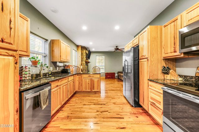 4876 Pearl Valley Road, Sevierville, TN 37876