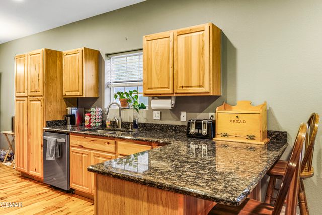 4876 Pearl Valley Road, Sevierville, TN 37876