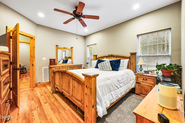 4876 Pearl Valley Road, Sevierville, TN 37876