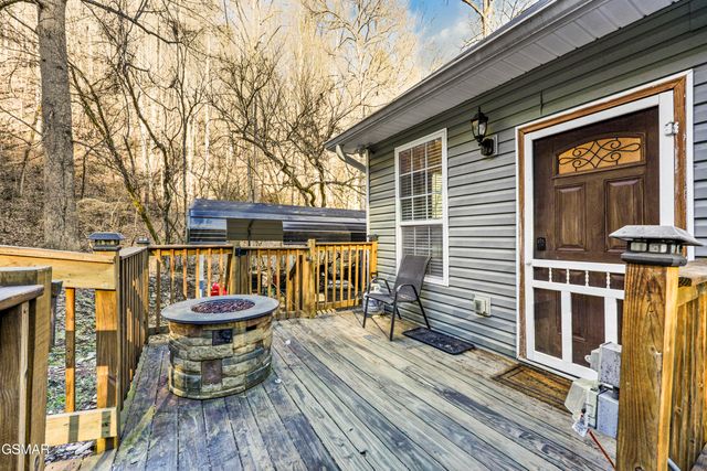 4876 Pearl Valley Road, Sevierville, TN 37876