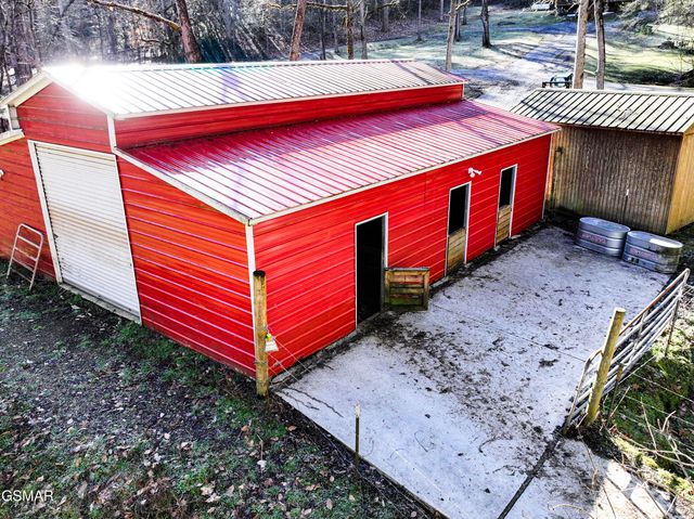 4876 Pearl Valley Road, Sevierville, TN 37876