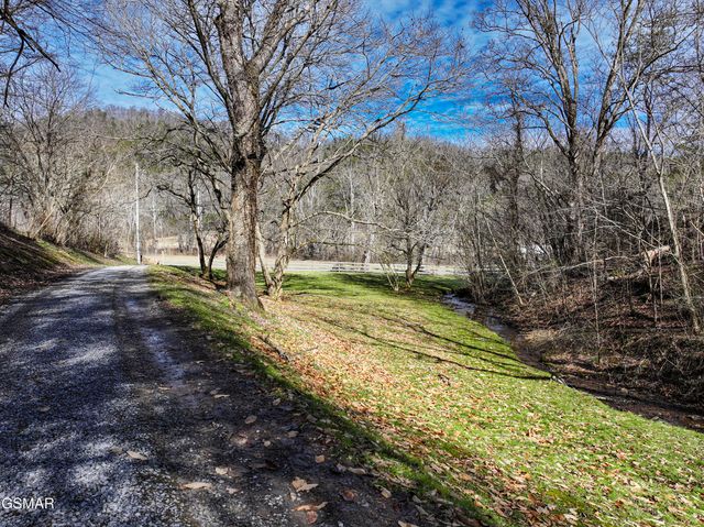 4876 Pearl Valley Road, Sevierville, TN 37876