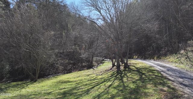 4876 Pearl Valley Road, Sevierville, TN 37876