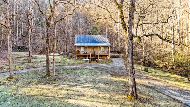 4876 Pearl Valley Road, Sevierville, TN 37876