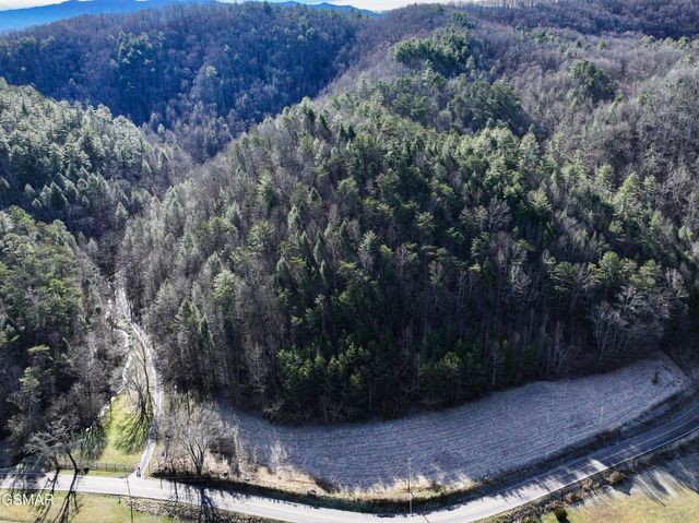 4876 Pearl Valley Road, Sevierville, TN 37876