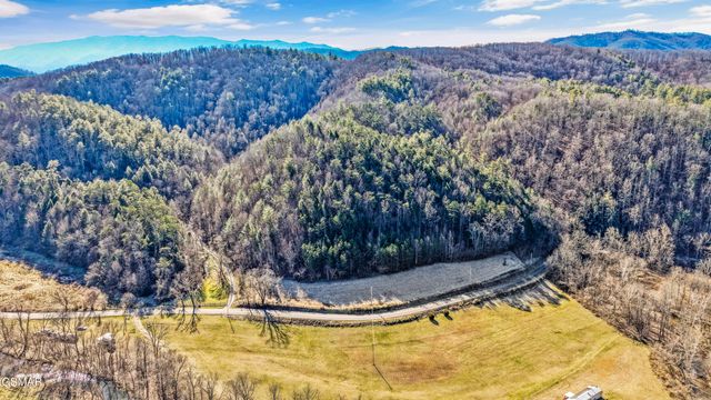 4876 Pearl Valley Road, Sevierville, TN 37876