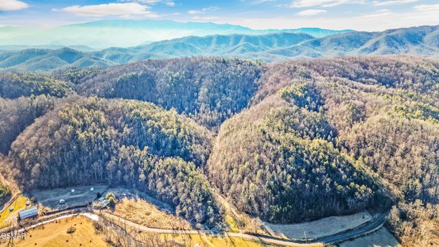 4876 Pearl Valley Road, Sevierville, TN 37876