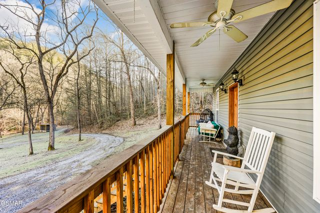 4876 Pearl Valley Road, Sevierville, TN 37876