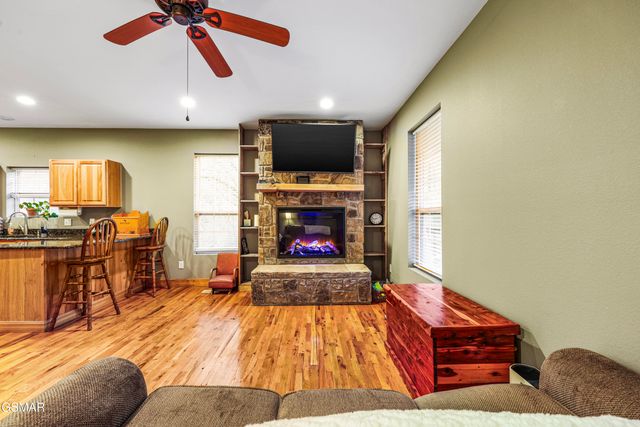 4876 Pearl Valley Road, Sevierville, TN 37876