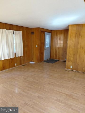 11 TRENTON ST, Petersburg, WV 26847