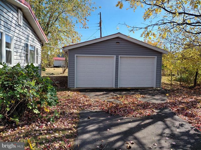 11 TRENTON ST, Petersburg, WV 26847