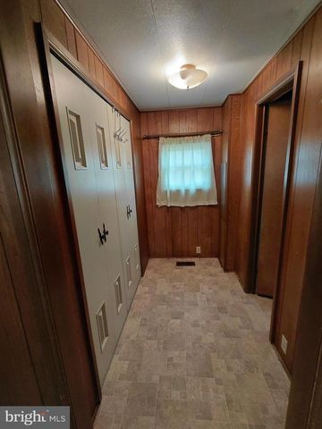 11 TRENTON ST, Petersburg, WV 26847