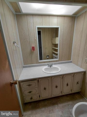 11 TRENTON ST, Petersburg, WV 26847