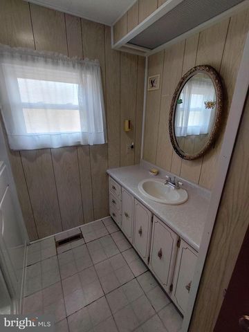 11 TRENTON ST, Petersburg, WV 26847