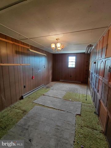 11 TRENTON ST, Petersburg, WV 26847