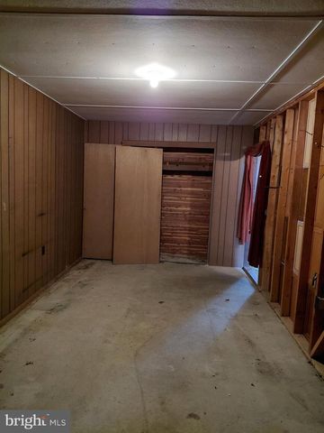 11 TRENTON ST, Petersburg, WV 26847