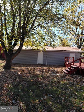 11 TRENTON ST, Petersburg, WV 26847