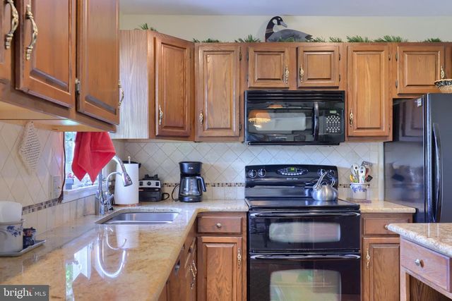 8 VILLAGE SQUARE, Willow Street, PA 17584