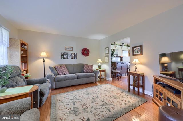 8 VILLAGE SQUARE, Willow Street, PA 17584