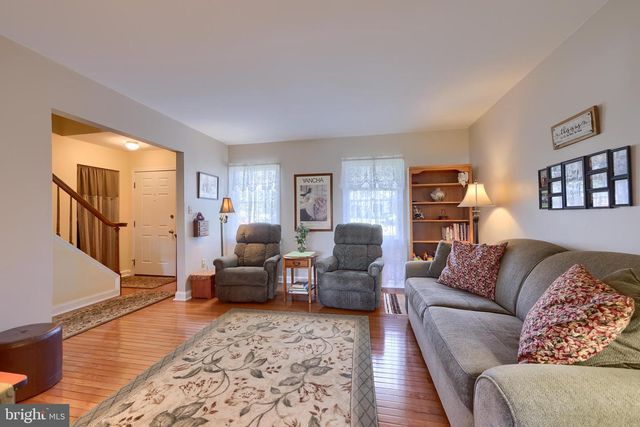 8 VILLAGE SQUARE, Willow Street, PA 17584
