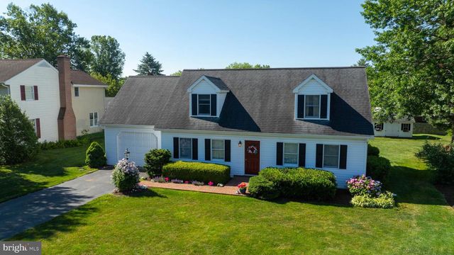 8 VILLAGE SQUARE, Willow Street, PA 17584
