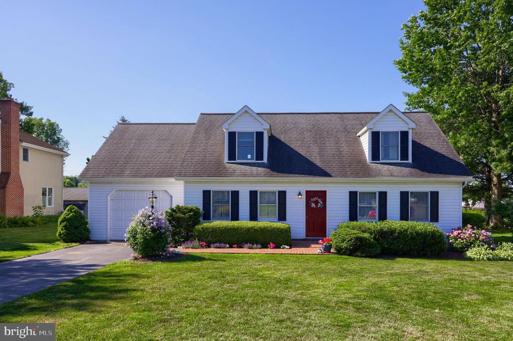 8 VILLAGE SQUARE, Willow Street, PA 17584