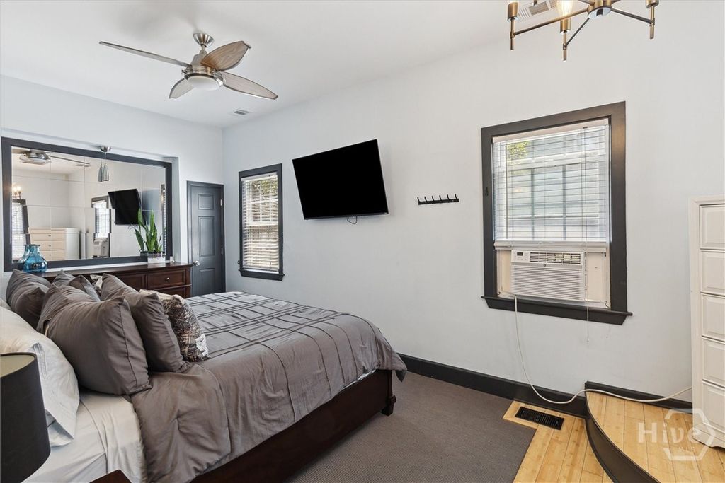 Image 14 of property listing at 527/529 E Gwinnett, Savannah, GA 31401