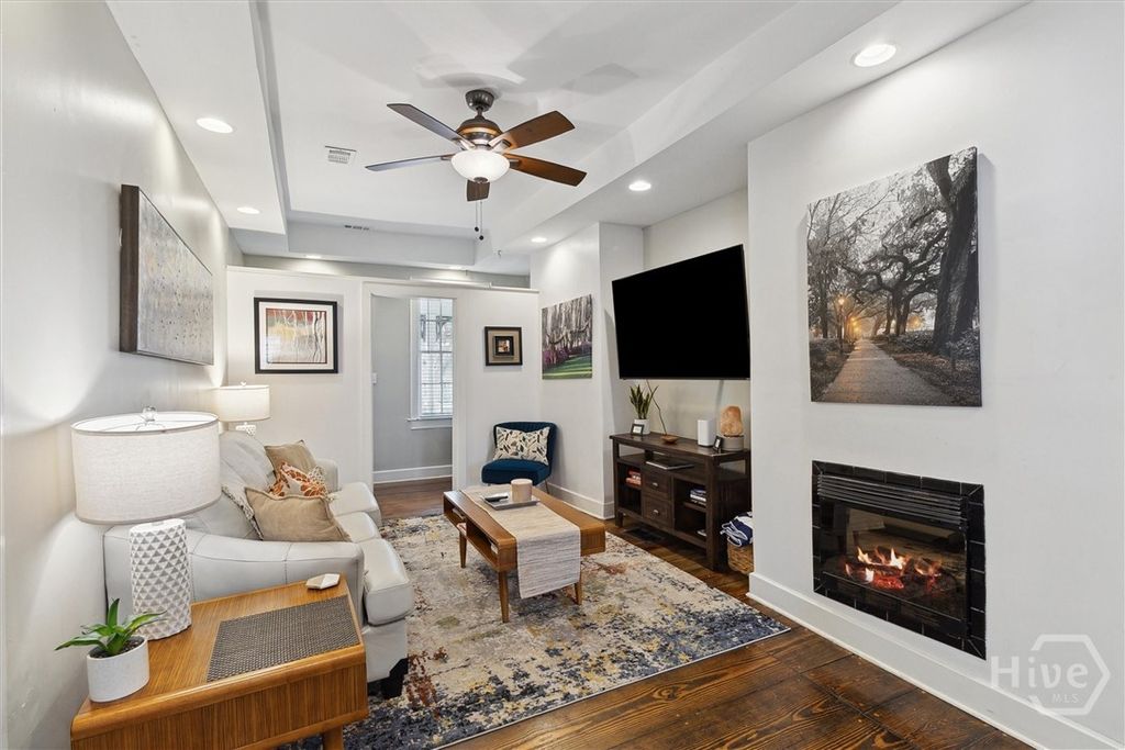 Image 20 of property listing at 527/529 E Gwinnett, Savannah, GA 31401