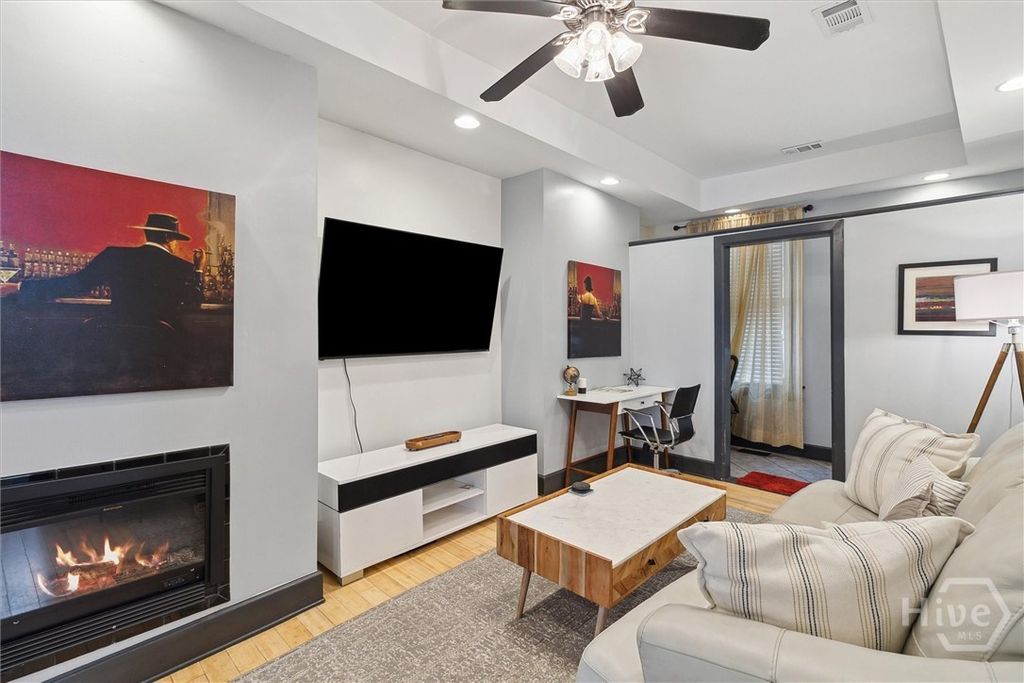 Image 22 of property listing at 527/529 E Gwinnett, Savannah, GA 31401