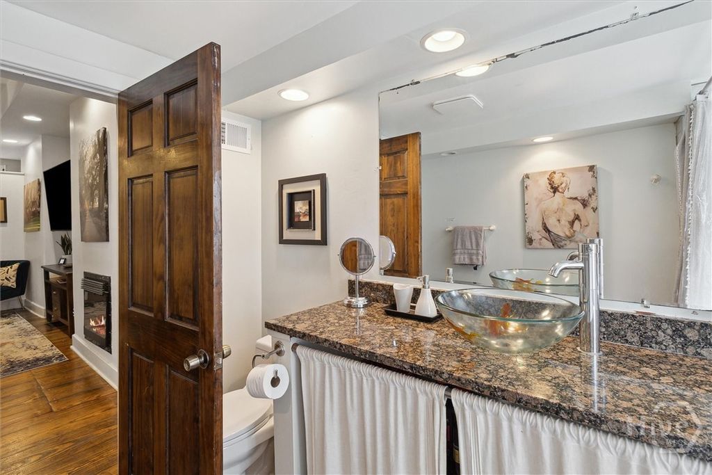 Image 28 of property listing at 527/529 E Gwinnett, Savannah, GA 31401