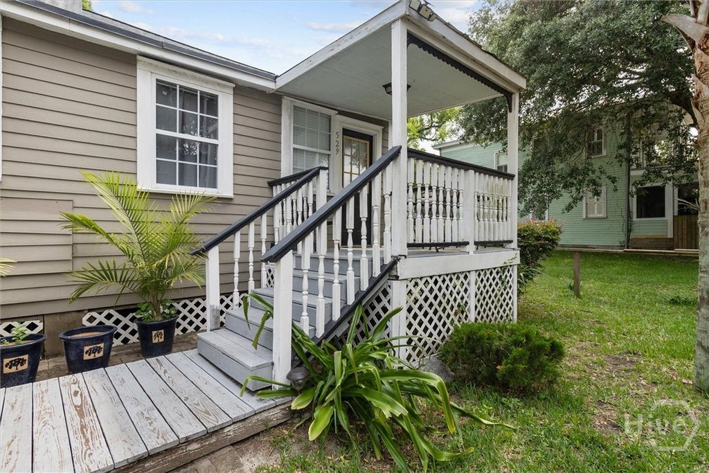 Image 37 of property listing at 527/529 E Gwinnett, Savannah, GA 31401