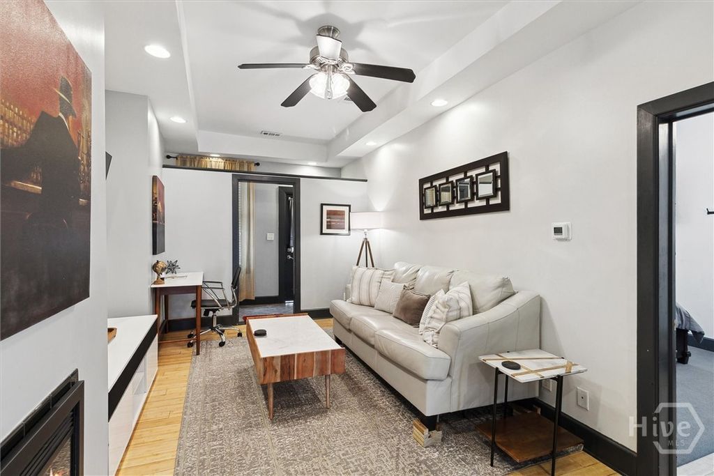 Image 5 of property listing at 527/529 E Gwinnett, Savannah, GA 31401